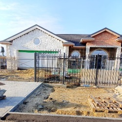 Утепление, отделка коттеджа в Россоши. Монтаж лепного декора.