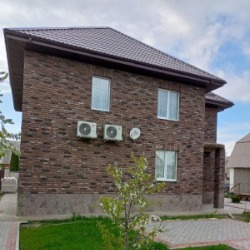 Утепление, отделка коттеджа в Россоши. Монтаж лепного декора.