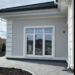 Утепление, отделка коттеджа в Россоши. Монтаж лепного декора.