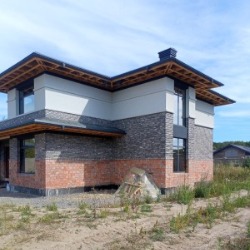 Утепление, отделка коттеджа в Россоши. Монтаж лепного декора.